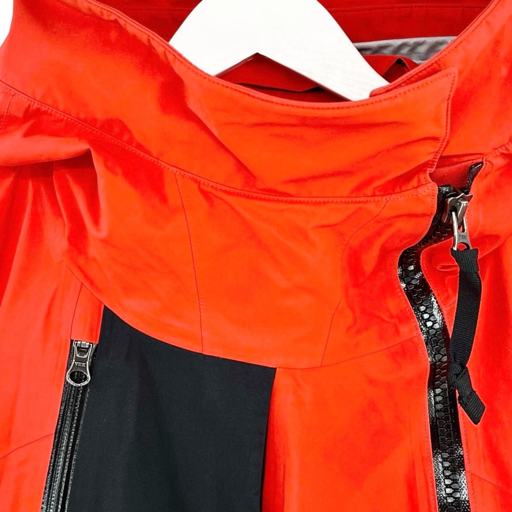 Nike ACG Gore-Tex Poncho - Red Zip Up Lightweight Nylon Hooded Rain Jacket Cape - Picture 9 of 16